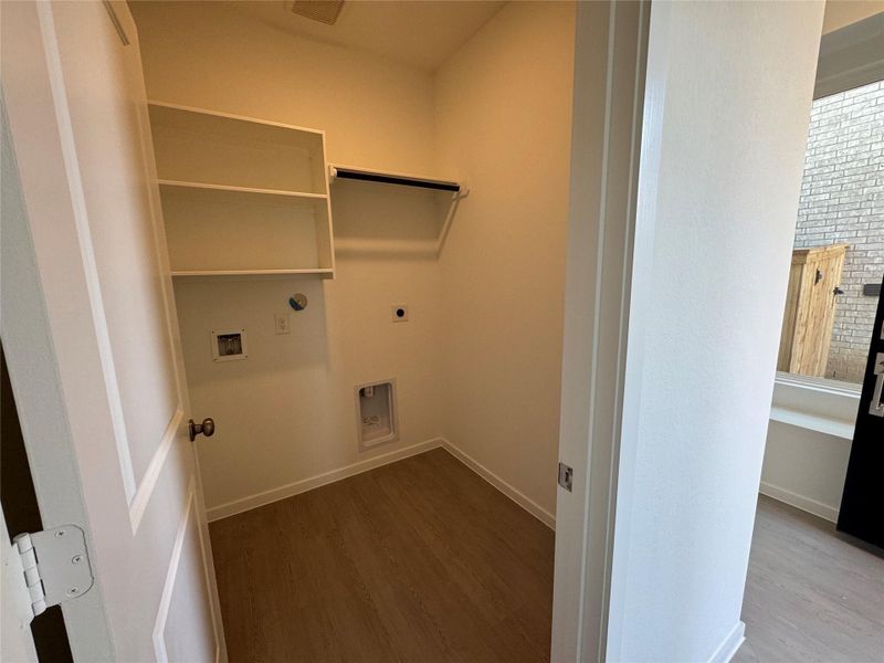 **Photos are a representation of the floor plan. This is not the actual homesite.**