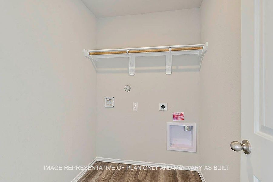Spacious, unfurnished interior of a new home in Liberty Village, Brenham (Image 10).