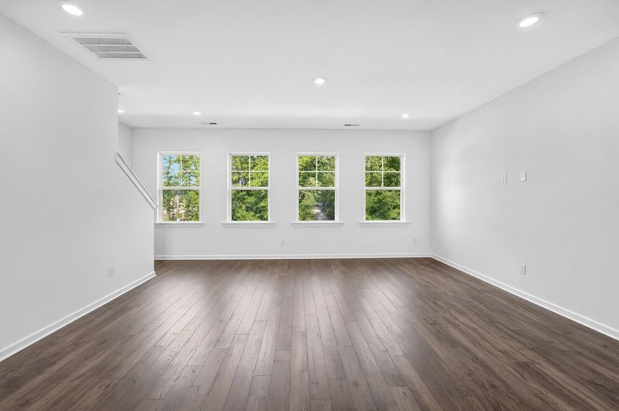 Spacious, unfurnished interior of a new home in Silverstone, Knightdale (Image 20).