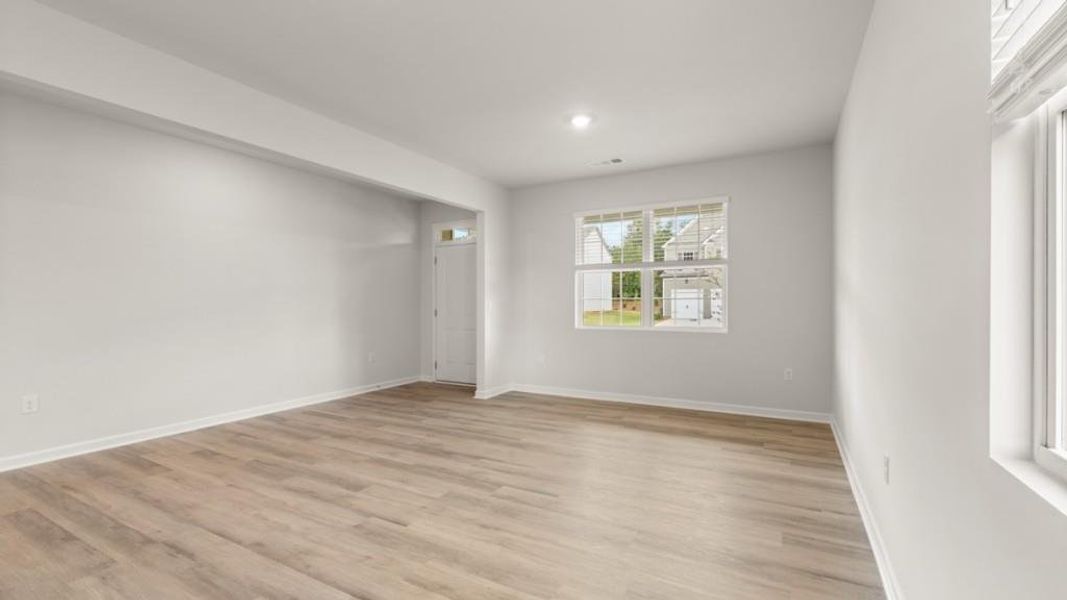Spacious, unfurnished interior of a new home in Grandview at Lanier, Dawsonville (Image 15).