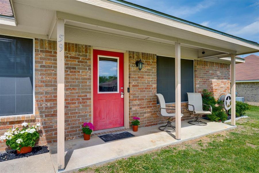Exterior details and patio area of a home in , Powderly (Image 23).