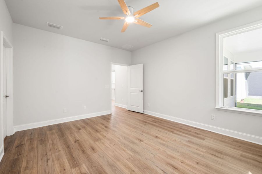 Spacious, unfurnished interior of a new home in Sun City Hilton Head, Bluffton (Image 26).