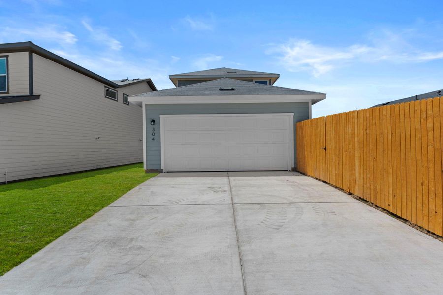 Image 29 of a home in Valverde.