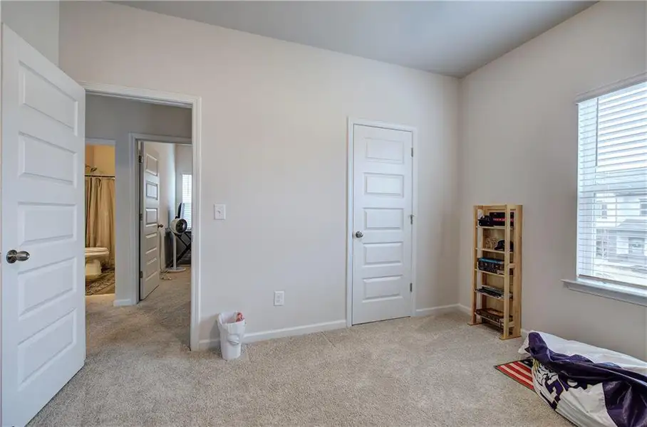 Image 43 of a home in .