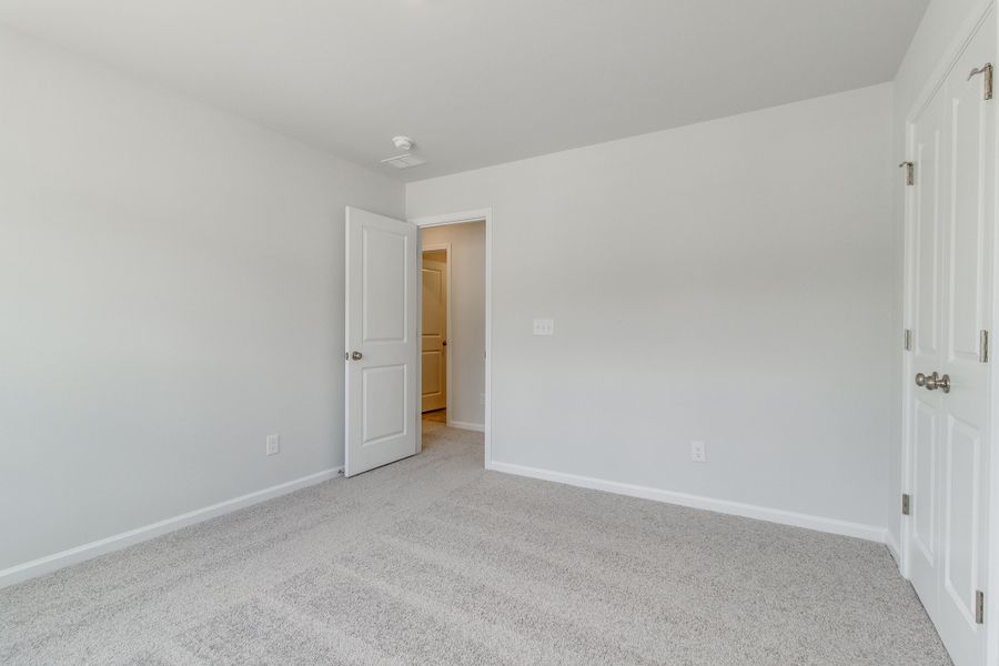 Spacious, unfurnished interior of a new home in Killians Crossing, Blythewood (Image 33).