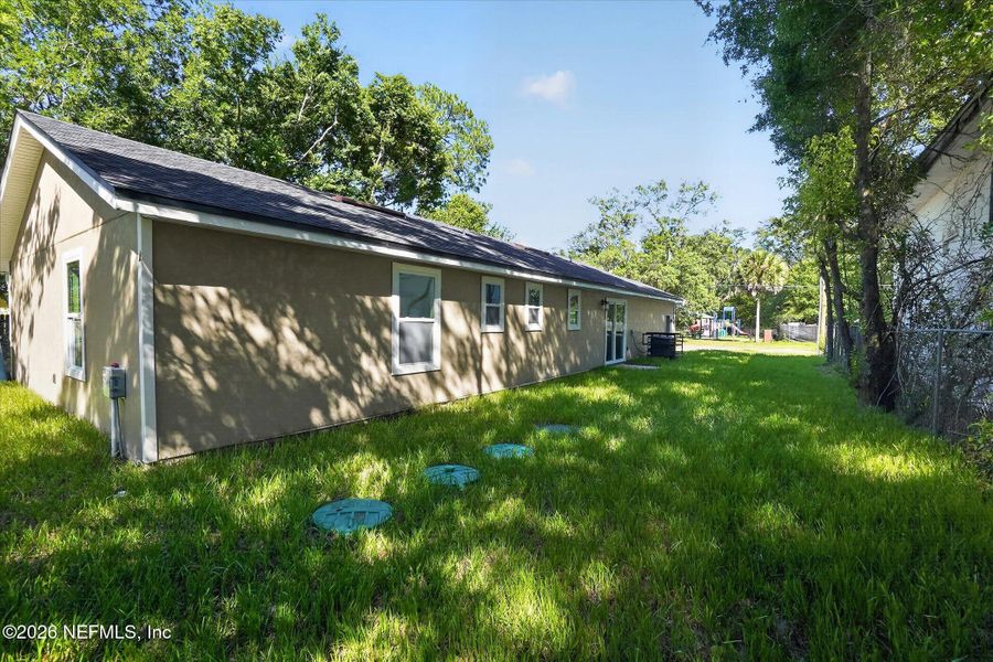 Exterior details and patio area of a home in , Jacksonville (Image 23).