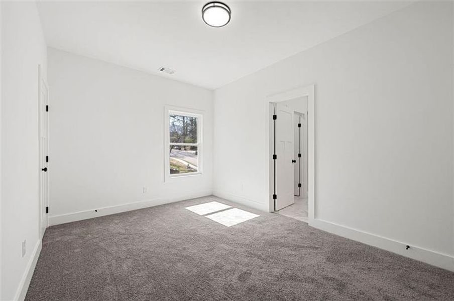 Spacious, unfurnished interior of a new home in , Atlanta (Image 31).