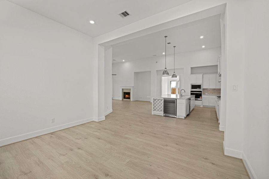 Spacious, unfurnished interior of a new home in Dunham Pointe, Cypress (Image 18). Spacious, unfurnished interior of a new home in Dunham Pointe, Cypress (Image 18).