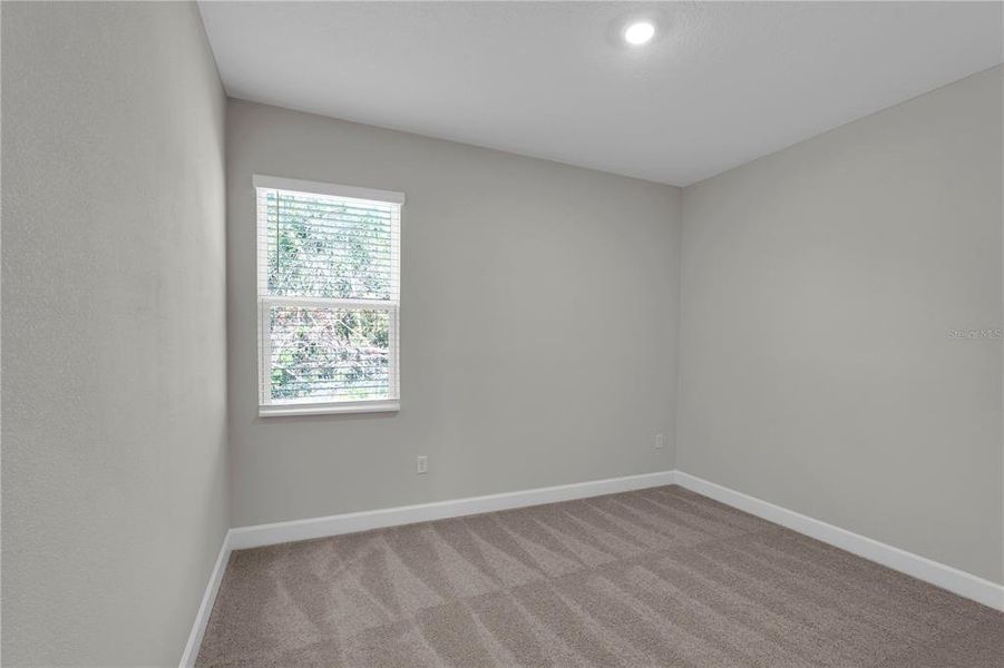 Spacious, unfurnished interior of a new home in Marion Oaks, Ocala (Image 5).