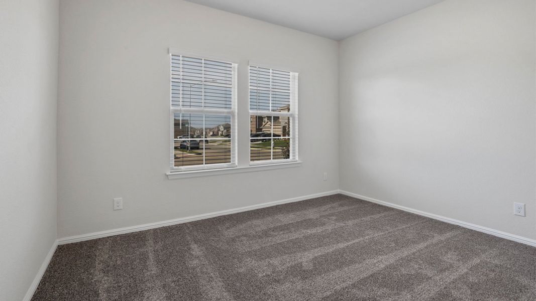 Representative unfurnished interior of a home built from the Ozark by D.R. Horton in Saratoga, Granbury (Image 28).