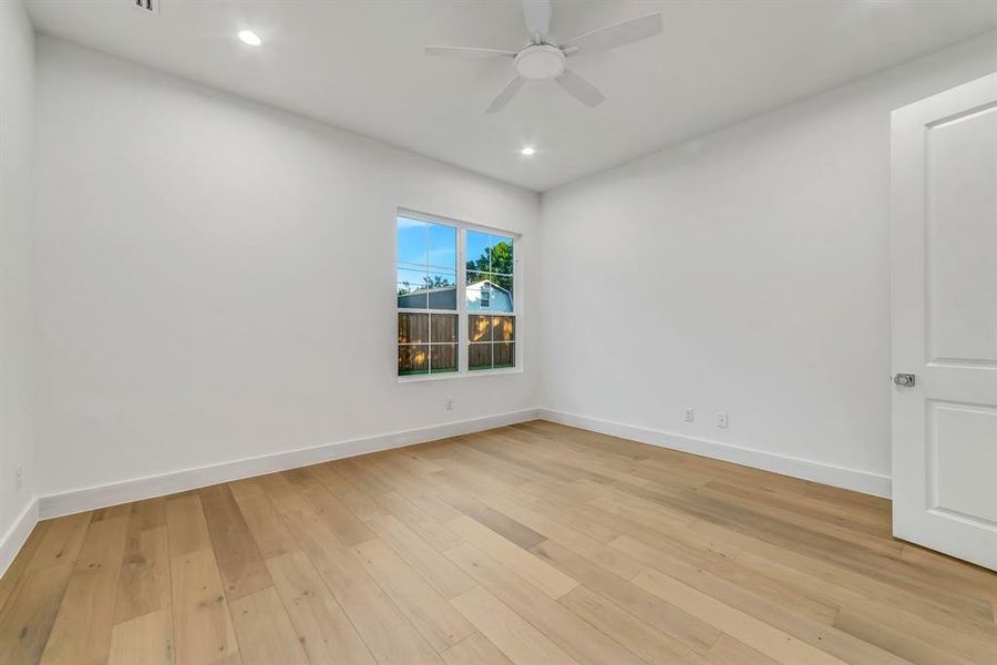 Spacious, unfurnished interior of a new home in , Dallas (Image 15).