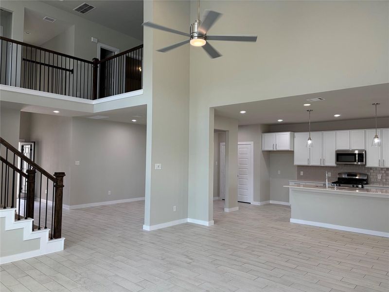 Spacious, unfurnished interior of a new home in Morton Creek Ranch, Katy (Image 24).