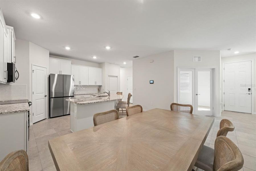 Furnished interior view inside a new home in Star Farms at Lakewood Ranch, Bradenton (Image 12).