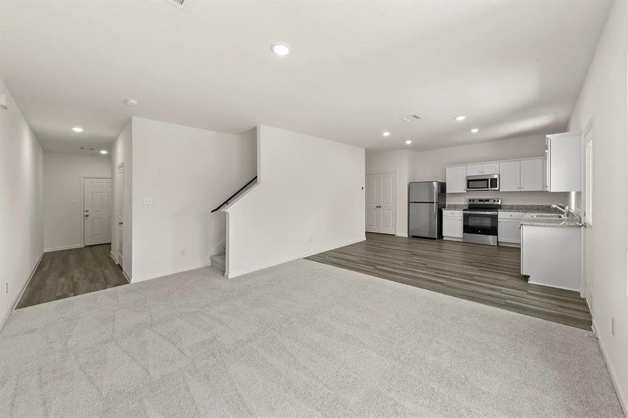 Spacious, unfurnished interior of a new home in Meadow Park, Melissa (Image 16).