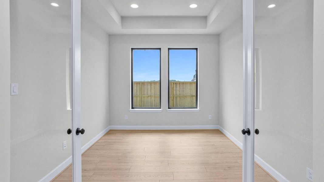 Spacious, unfurnished interior of a new home in Riceland, Mont Belvieu (Image 17).