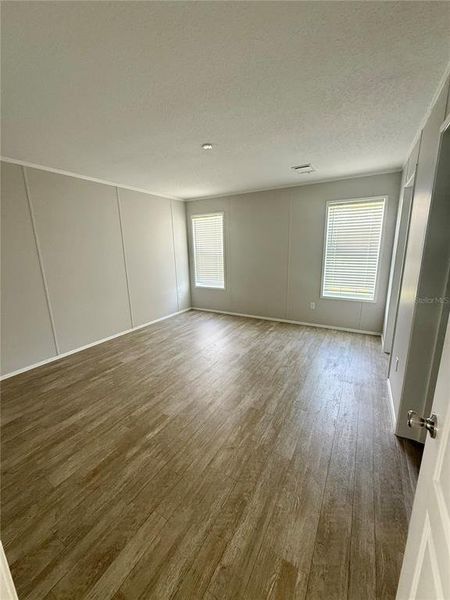Spacious, unfurnished interior of a new home in , Zephyrhills (Image 9).