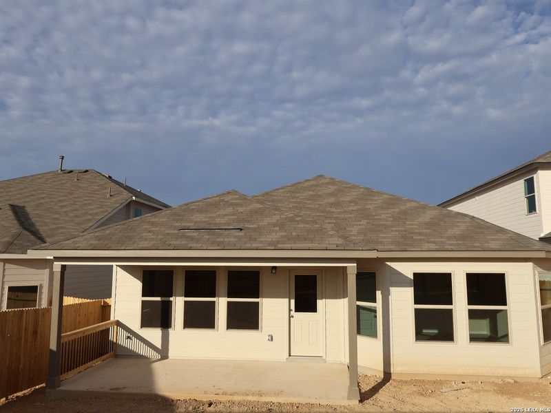 Exterior details and patio area of a home in Mesquite Ridge, San Antonio (Image 21).