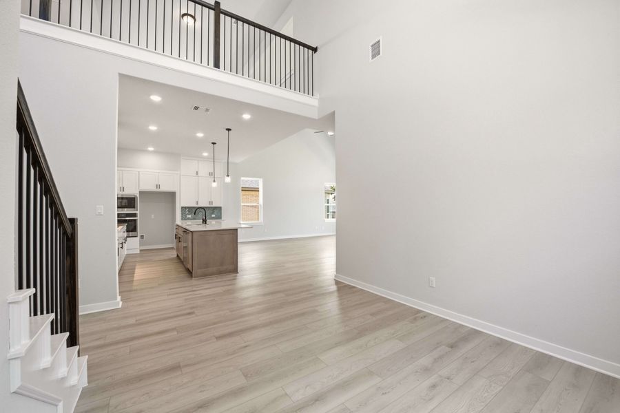 Spacious, unfurnished interior of a new home in Heritage, Dripping Springs (Image 30).