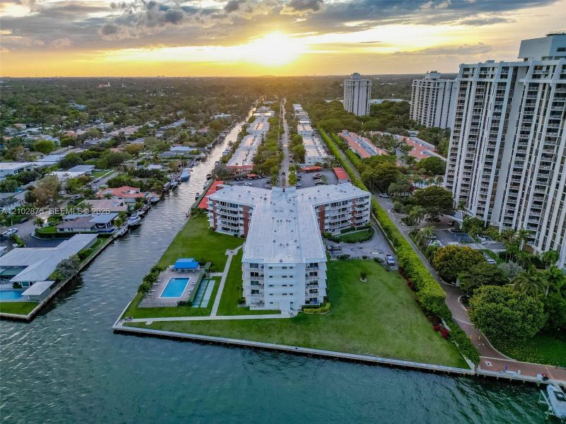 Condo located in Miami Shores, FL showcasing its design and architecture (Image 4). Condo located in Miami Shores, FL showcasing its design and architecture (Image 4).