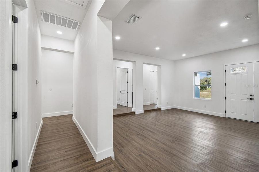 Spacious, unfurnished interior of a new home in , Spring Hill (Image 22).