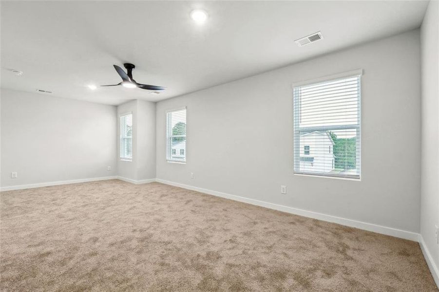 Spacious, unfurnished interior of a new home in The Enclave at Stonewall Station, Union City (Image 15).