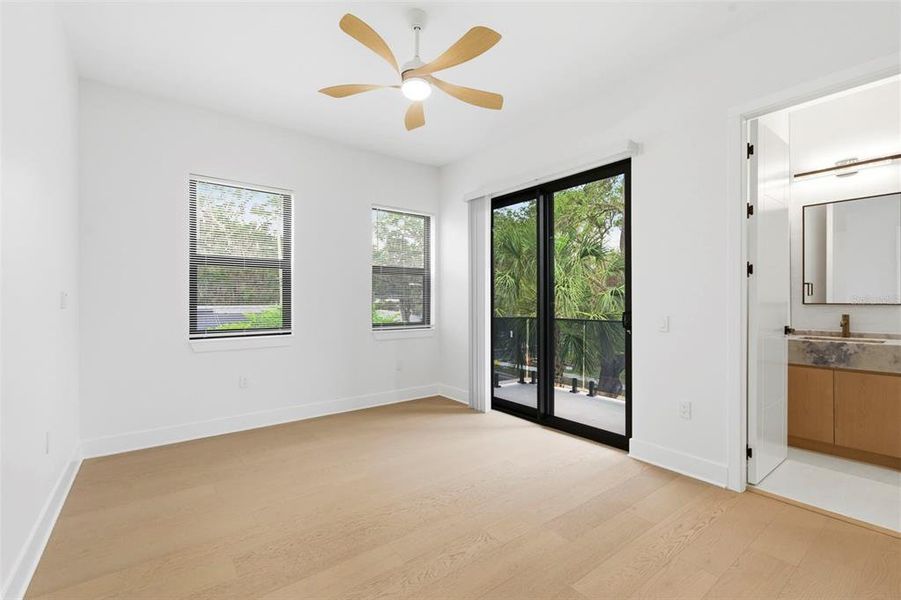 Spacious, unfurnished interior of a new home in , Safety Harbor (Image 23).