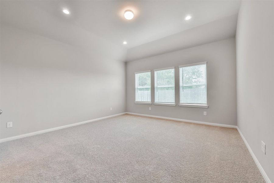Spacious, unfurnished interior of a new home in King Oaks Village, Baytown (Image 15). Spacious, unfurnished interior of a new home in King Oaks Village, Baytown (Image 15).