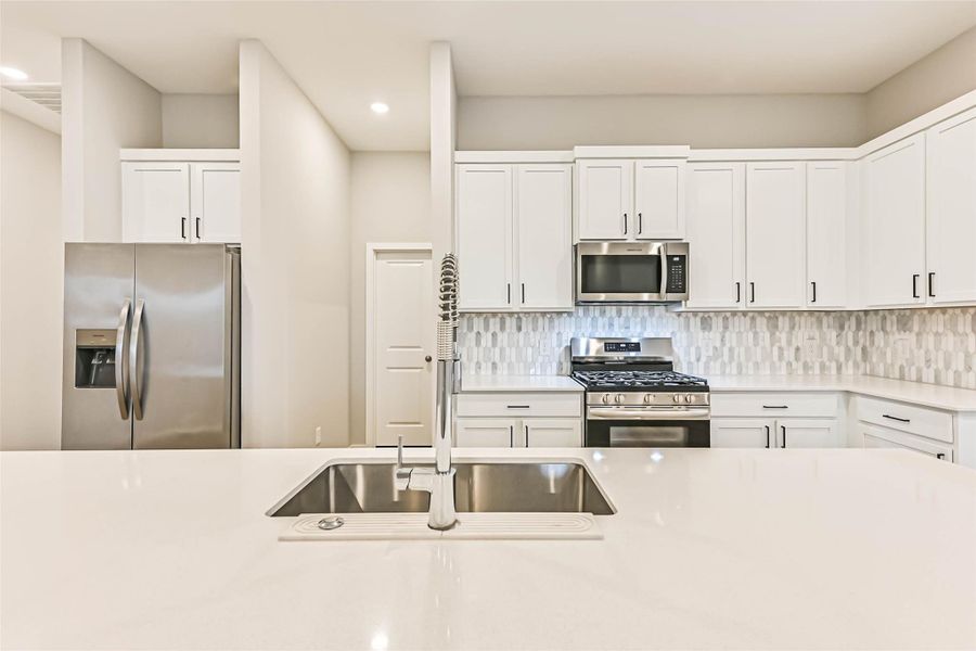 Furnished interior view inside a new home in Lago Mar, Texas City (Image 16).