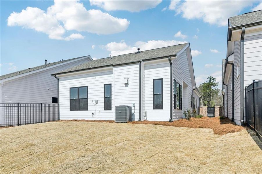 Exterior details and patio area of a home in Aberdeen, Hoschton (Image 31).