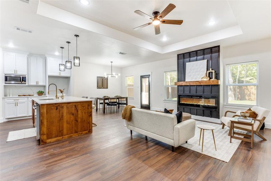 Furnished interior view inside a new home in , Fort Worth (Image 4).