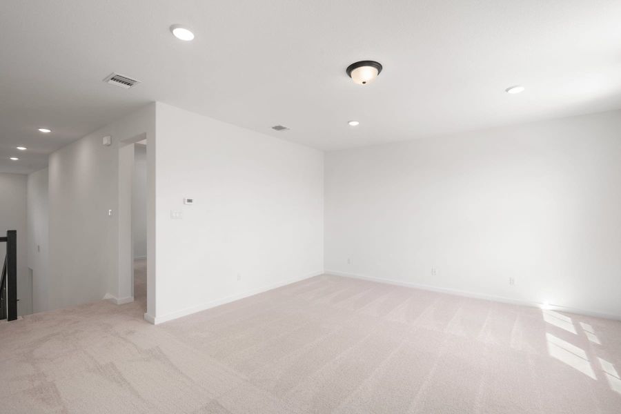 Spacious, unfurnished interior of a new home in Wolf Ranch, Georgetown (Image 42).