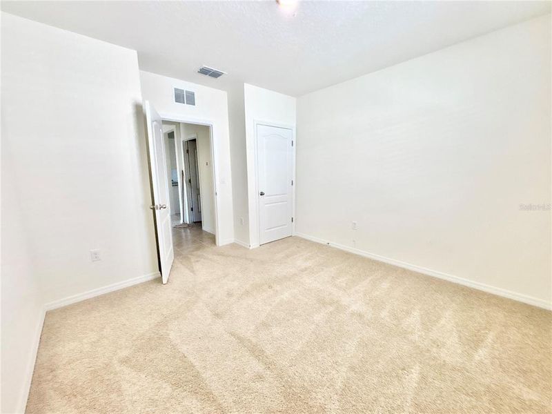 Spacious, unfurnished interior of a new home in Cascades, Davenport (Image 18).