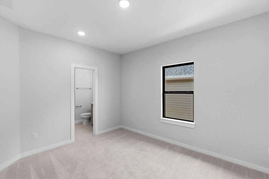 Spacious, unfurnished interior of a new home in COLTON - Fedrick Harris, Montgomery (Image 29).