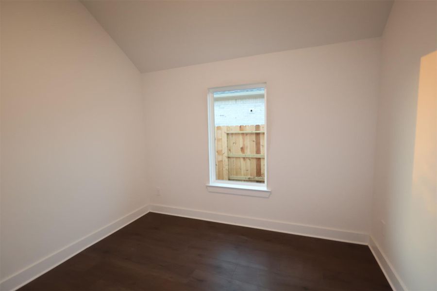 Spacious, unfurnished interior of a new home in Sorella, Tomball (Image 9).