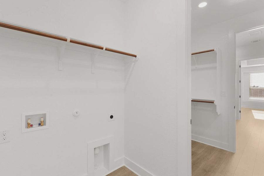 Representative unfurnished interior of a home built from the Barron by Chesmar Homes in Lariat, Liberty Hill (Image 25).