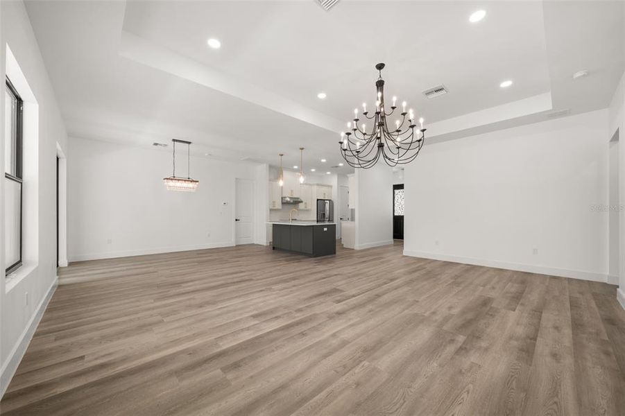 Spacious, unfurnished interior of a new home in , Sebring (Image 31).