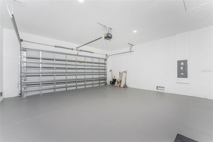 Spacious, unfurnished interior of a new home in , Port Charlotte (Image 23).