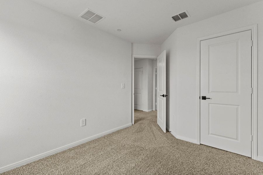Spacious, unfurnished interior of a new home in Avery Centre, Round Rock (Image 31). Spacious, unfurnished interior of a new home in Avery Centre, Round Rock (Image 31).