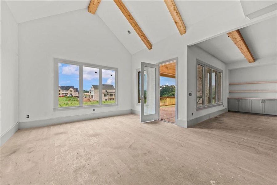 Spacious, unfurnished interior of a new home in , Bogart (Image 6).