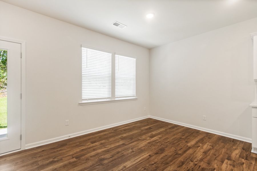 Spacious, unfurnished interior of a new home in The Grove, Florence (Image 41).
