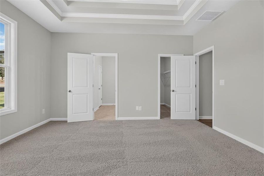 Spacious, unfurnished interior of a new home in , Athens (Image 38).