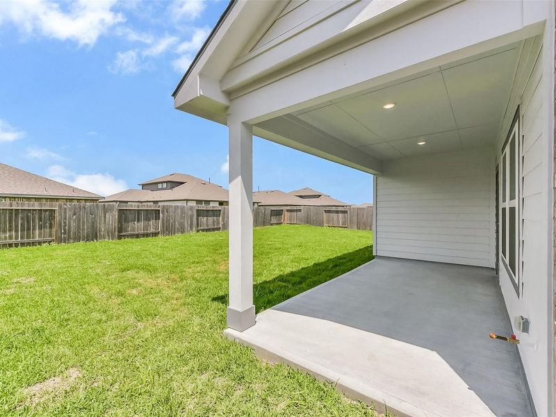 Exterior details and patio area of a home in River Ranch Meadows, Dayton (Image 4).