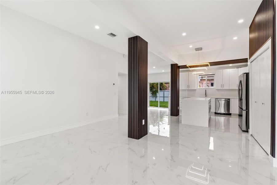 Spacious, unfurnished interior of a new home in , Miami (Image 22).