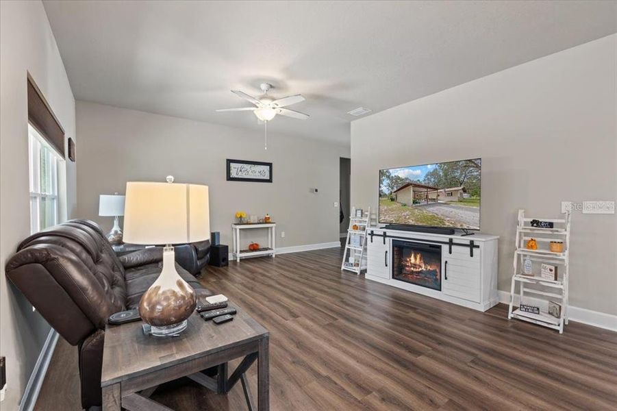 Furnished interior view inside a new home in , Chiefland (Image 16). Furnished interior view inside a new home in , Chiefland (Image 16).