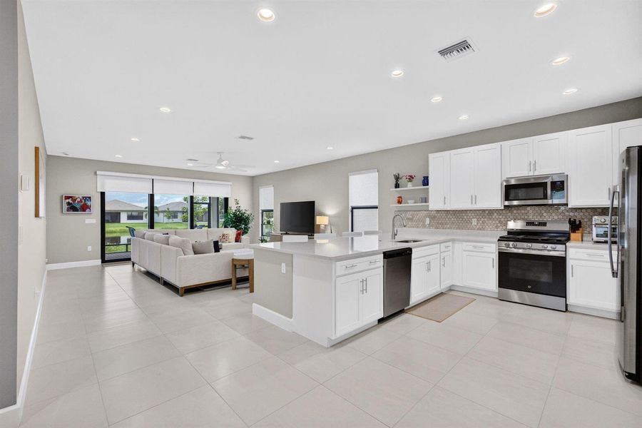 VALENCIA PARC 12408 SW Briny Bay Drive