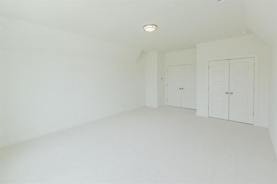 Spacious, unfurnished interior of a new home in , Gainesville (Image 41).