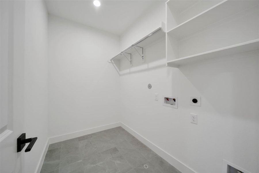 Spacious, unfurnished interior of a new home in , Houston (Image 23).