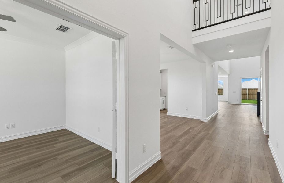 Spacious, unfurnished interior of a new home in Wellington, Fort Worth (Image 26).