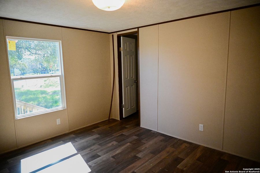 Spacious, unfurnished interior of a new home in , San Antonio (Image 26).