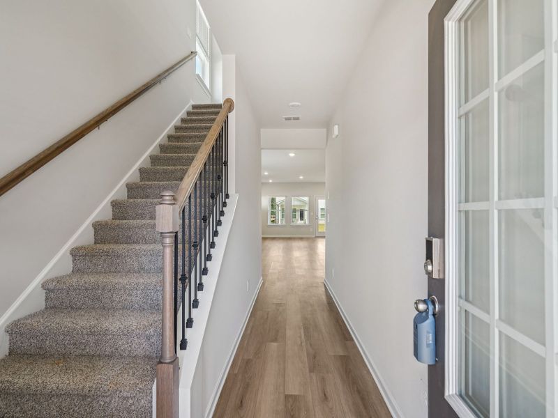 Spacious, unfurnished interior of a new home in Northwoods at Mirror Lake, Villa Rica (Image 11).
